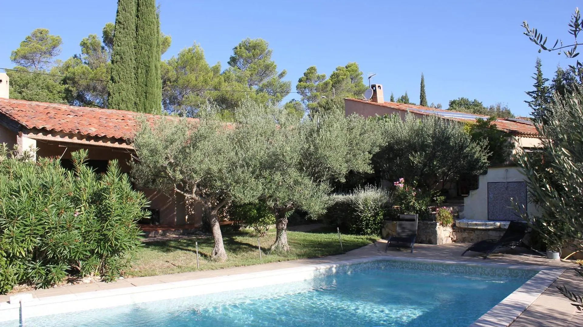 Le Baou Hotel Sillans-la Cascade Guest house
